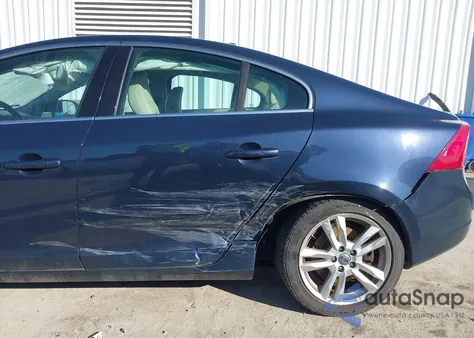 2011 Volvo S60 T6 из США, поврежденный, VIN YV1902FH5B2006927